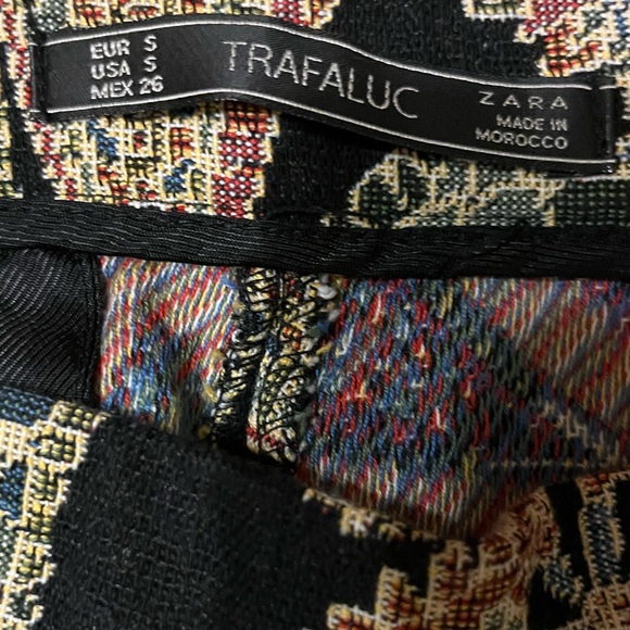 Zara Patterned Shorts - Picture 4 of 4